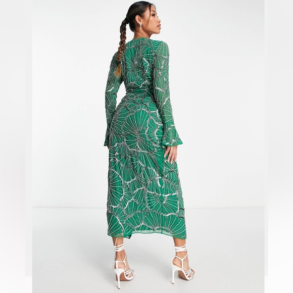 ASOS design 14 embellished wrap midi dress with scallop design in green - Picture 2 of 14